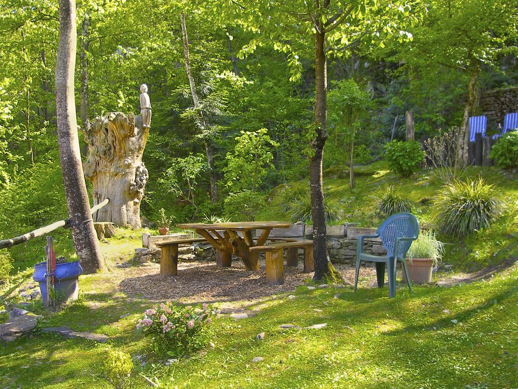 بيت شباب Baracca Backpacker Aurigeno المظهر الخارجي الصورة